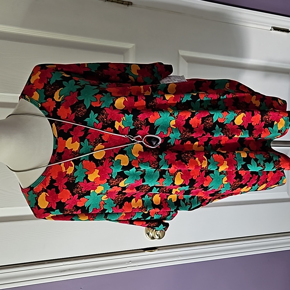 NWT LulaRoe Irma tunic